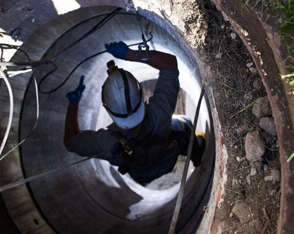 Enter and Work in Confined Spaces